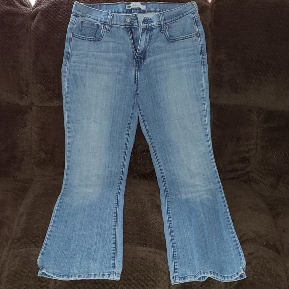 Levis